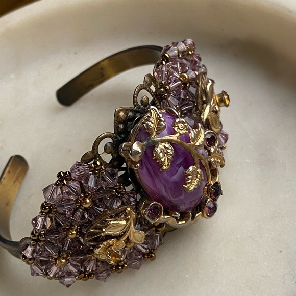 VINTAGE embellished cuff bracelet with purple beads or stones - Picture 11 of 17